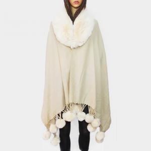 Искусственный меховой воротник и пончо с помпонами TRUEDAMES, слоновая кость