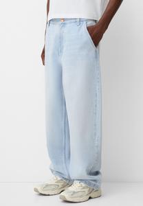 Мешковатые джинсы Bershka, светло-голубой