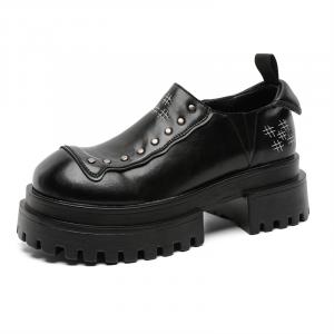 Повседневные кожаные туфли мужские с низким верхом V05, Black Men'S