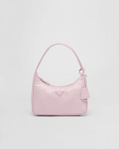 Мини-сумка Prada Re-Edition 2000 из переработанного нейлона, розовый