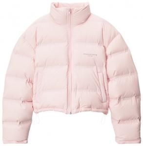 Укороченный пуховик Alexander Wang Jacquard Channel с отражающим логотипом, светло-розовый