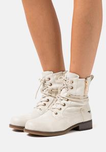 Ботильоны на шнуровке Mustang, лед