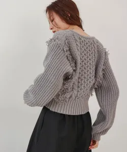 Объемный вязаный топ с бахромой