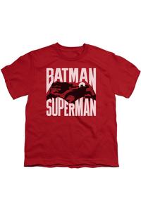 Футболка с силуэтами Бэтмена и Супермена в бою для детей Gildan, красный