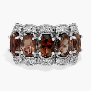 Экстраординарная коллекция: кольцо с овальным орегонским солнечным камнем и бриллиантом из 18-каратного белого золота Blue Nile