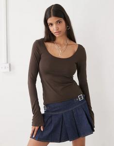 Лонгслив Monki с длинными рукавами и круглым вырезом, шоколадно-коричневого цвета