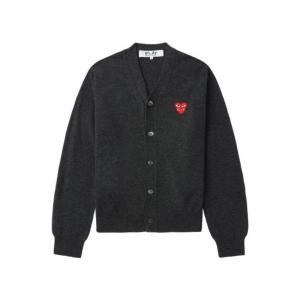 CDG Play Трикотажный кардиган Unisex V-образным вырезом темно-серого цвета