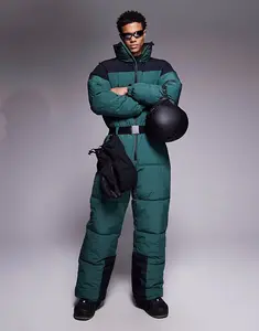 Водоотталкивающий утепленный горнолыжный костюм в черном и зеленом цветах Asos 4505 Ski & Snow