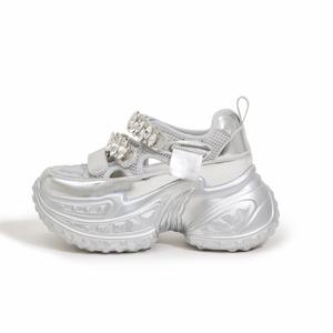 Milan love song Износостойкие дышащие быстросохнущие противоскользящие женские кеды низкие серебристые, цвет Silver