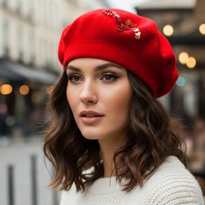 Декоративная зимняя шапка-берет, украшенная пайетками и стразами FASHNZFAB, красный