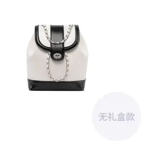 NOMK Одноплечевая сумка-ведро, White Black