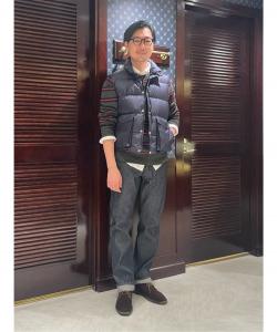 Жесткие джинсовые брюки с пятью карманами