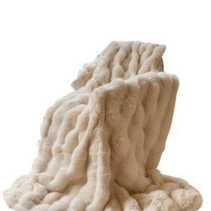 Пледы, пледы для дивана и флисовые одеяла SASSENSI, Big Rabbit Fleece Milk Fleece - Rice Apricot