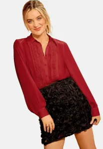 Блузка укороченного кроя с фестончатым краем, длинными рукавами и застежкой на пуговицы. Love & Roses, Red