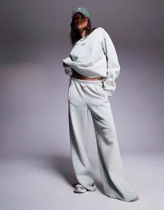 Свитшот Weekend Collective со швами цвета вымытого шалфея Asos Weekend Collective