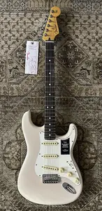 Fender Player II Stratocaster (с камерным корпусом) с накладкой из палисандра и профессиональной настройкой