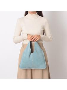 Cachecache / Миниатюрная замшевая сумка-хобо с заклепками