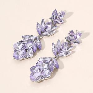 Вечерние серьги-капли из стеклянных кристаллов в форме лепестков Fashnzfab, Silver, Violet
