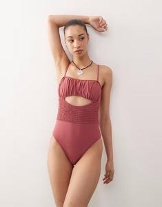 Купальник Reclaimed Vintage с присборенной талией и вырезанной деталью розового цвета