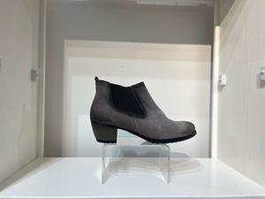 Женские ботинки Charlie серого цвета eric michael