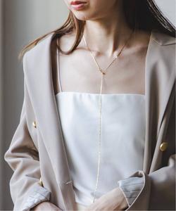 Ками для пловчихи на задней линии