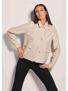 MADELEINE Шерстяной блейзер с отложным воротником и накладными карманами, цвет «галька»