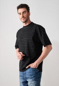 Футболка с принтом Pier One, черный