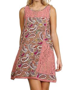 Платье без рукавов с узором пейсли и кружевом в цвете мове Umgee, лиловый