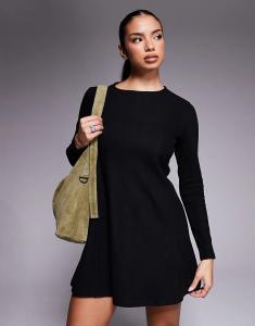 Супермягкое облегающее мини-платье с длинными рукавами и расклешенной юбкой ASOS DESIGN черного цвета