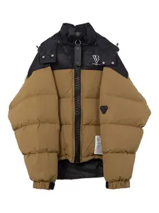 Пуховик с капюшоном Maison Mihara Yasuhiro, коричневый