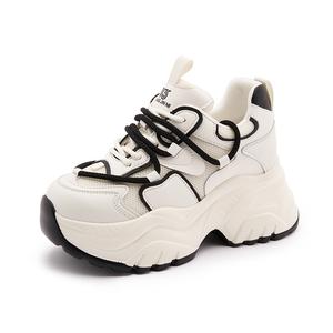 Milan Love Song Износостойкие Увеличивающие Рост Низкие Массивные Кроссовки 8 см Женские, Белый Черный