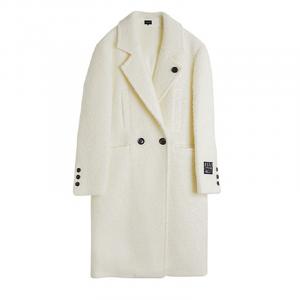 ELLE Пальто женское Ecru с воротником-стойкой утепленное прямое
