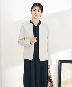 Куртка с двойным крестом и воротником-стойкой, пригодная для стирки, легко моется, эластичная Avv, цвет Greige