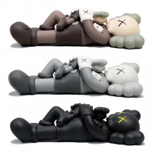 Набор виниловых фигурок Kaws Holiday Singapore, 3 предмета