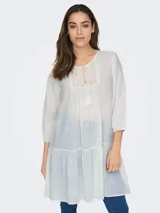 Платье-туника ONLY "ONLVINNIE LIFE 3/4 LACE TUNIC WVN NOOS", можно носить как мини-платье или блузку-тунику, цвет Cloud Dancer
