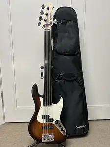 Бас-гитара Sadowsky MetroLine, 21 лад, винтажный безладовый P/J, 5-струнная, корпус из болотного ясеня - миндальный с прозрачным сатиновым покрытием