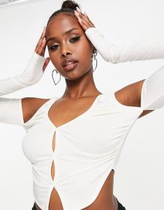 Бежевый топ с глубоким вырезом и открытыми плечами ASYOU со сборками