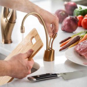 Смеситель для Кухонной раковины InSinkErator Indulge Contemporary Hot / Cool, satin nickel