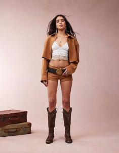 Короткие шорты co-ord из искусственной замши с карманами в коричневом цвете Monki