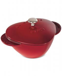 Чугунная кастрюля Heart объемом 1,75 кварты Staub, Cherry