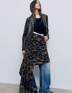 Шарф Stradivarius с леопардовым принтом коричневого цвета