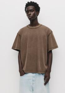 Футболка PULL&BEAR BOXY FIT , Dark Brown