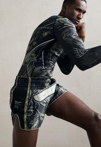 Спортивные шорты Venum INVADER MUAY THAI SHORTS, Black/Sand/Black