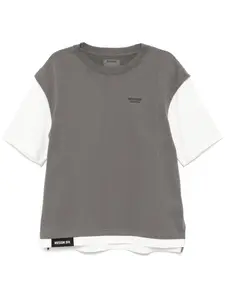 Футболка с вышитым логотипом Musium Div., серый