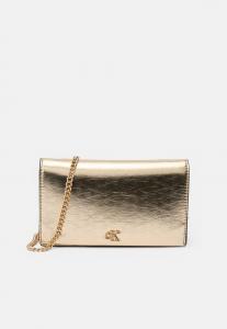 Клатч Calvin Klein METALLIC WALLET ON CHAIN, Gold-Coloured