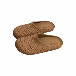 Alxnan Закрытые тапочки женские коричневые, цвет Brown