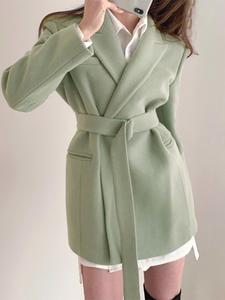 Женское пальто «Честерфилд» с приталенным воротником и поясом Doux Belle, цвет Sage Green