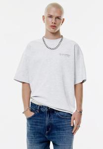Футболка PULL&BEAR SHORT SLEEVE WITH GRAPHIC AND SLOGAN, Light Grey