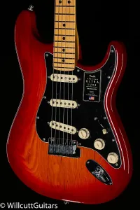 Fender American Ultra Luxe Stratocaster с грифом из клена, Plasma Red Burst (132)