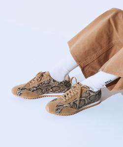 Кроссовки из комбинированных материалов